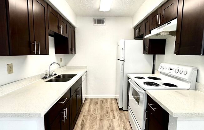 1 bed, 1 bath, 710 sqft, $960, Unit 120