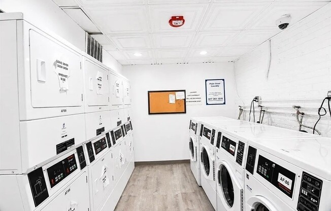 1 bed, 1 bath, 568 sqft, $2,950, Unit 33