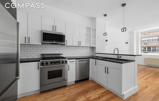 212 E 57 ST