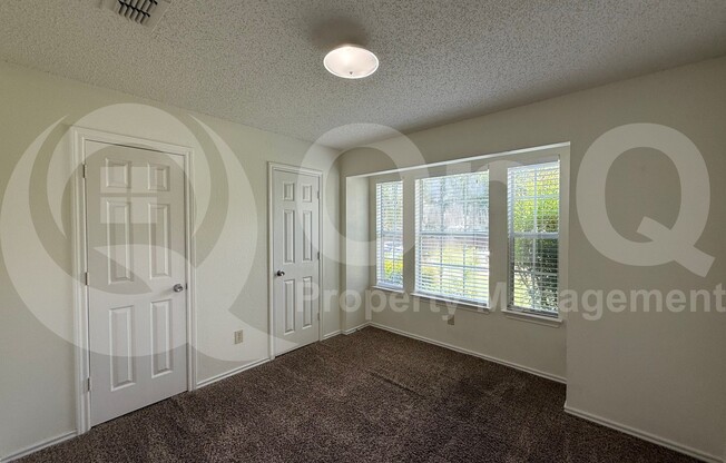 1206 HYDE PARK DR