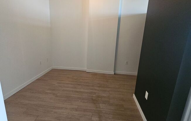 Studio, 1 bath, 329 sqft, $1,050, Unit 303