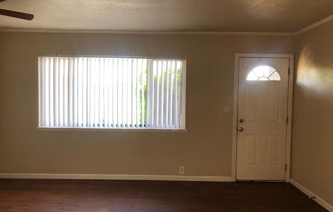 3 beds, 1 bath, 1,000 sqft, $1,559