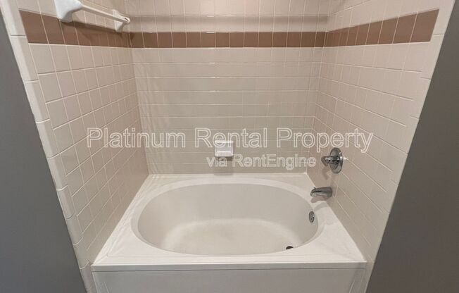 2 beds, 2 baths, 1,131 sqft, $2,200, Unit 617