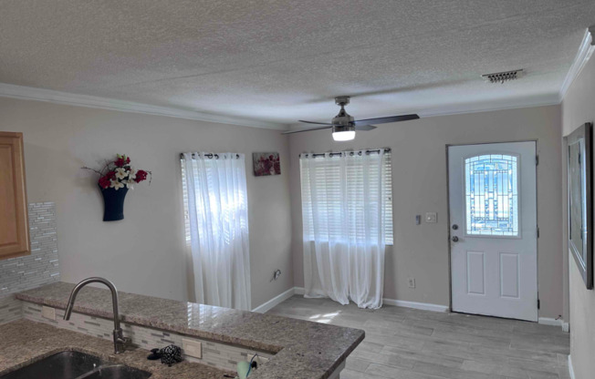 4208 W SALLE