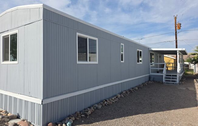Newly Remodeled 2 bed/2 bath Manufactured Home with covered patio in BHC!