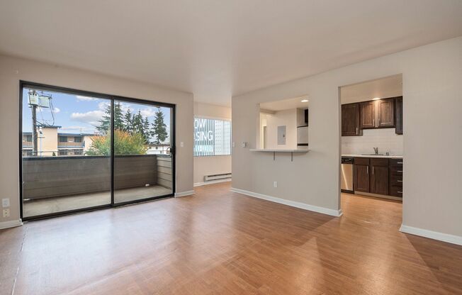 1 bed, 1 bath, 570 sqft, $1,650, Unit 1-110