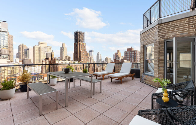 1 bed, 1 bath, 900 sqft, $7,950, Unit 19N