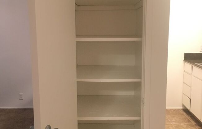 1 bed, 1 bath, 700 sqft, $995, Unit 07A