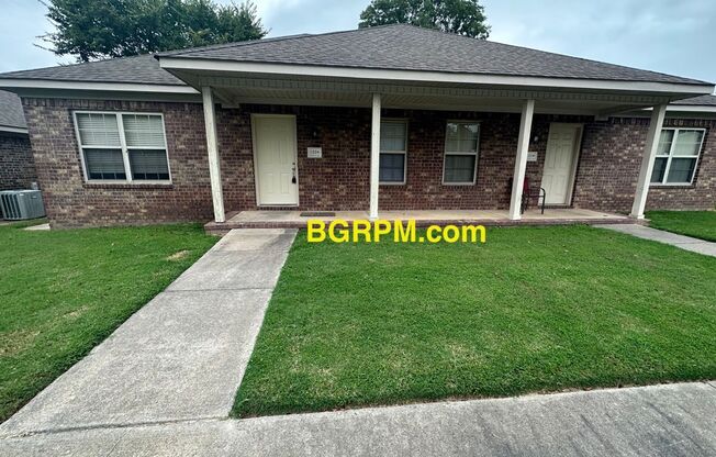 2 beds, 2 baths, 1,100 sqft, $925