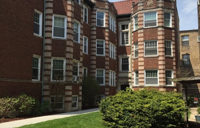 325 Kedzie St