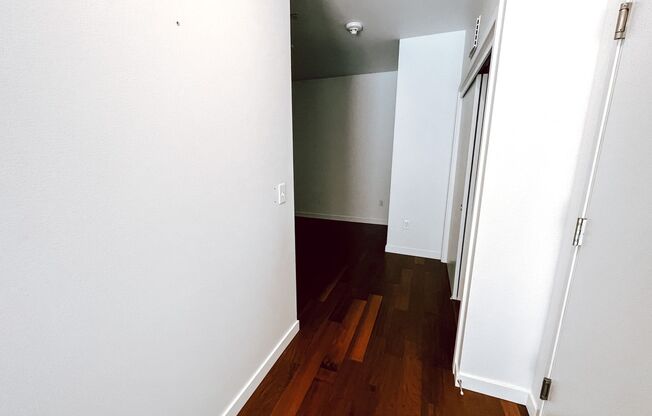 Studio, 1 bath, 660 sqft, $1,399, Unit 307