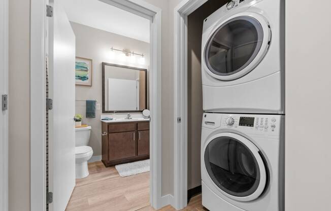 Full-Size Washer/Dryer