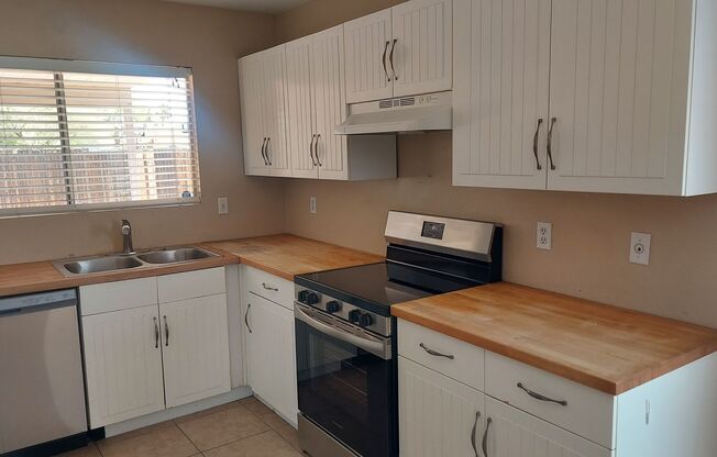 GREAT CHANDLER LOCATION!