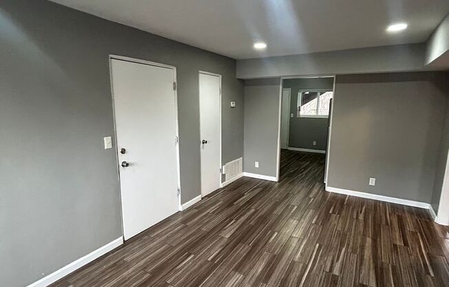 2 beds, 1 bath, 750 sqft, $1,095, Unit B01 1012 07