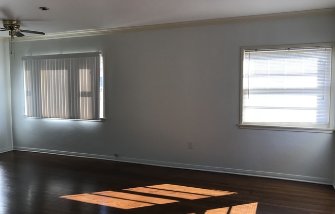 2 beds, 1 bath, $2,625, Unit 1633