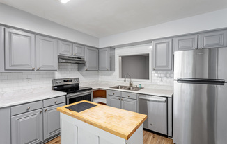 839 DALEWOOD DR