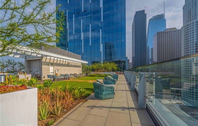 Studio, 1 bath, 519 sqft, $2,400, Unit 517