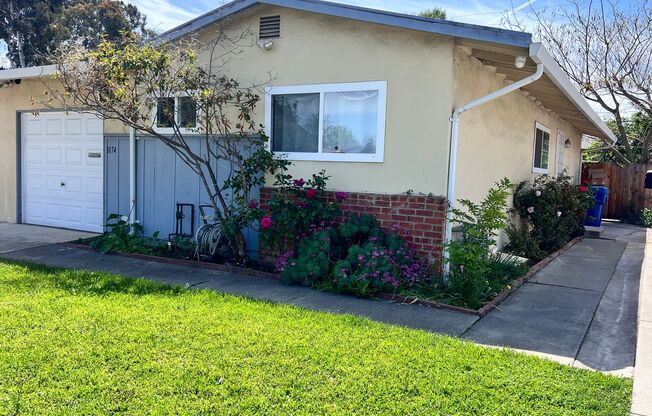 Campbell Duplex: 3 BR 1 BA with Garage & Washer Dryer!