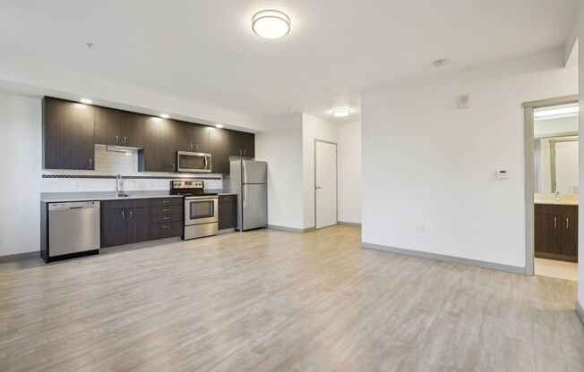 2 beds, 2 baths, 743 sqft, $2,150, Unit 405