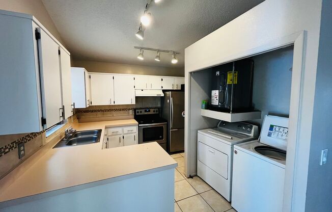 2 beds, 2 baths, $1,600