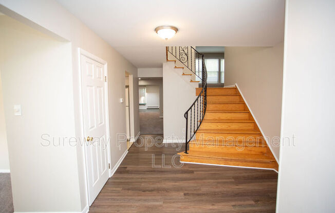 1016 EAGLE LN