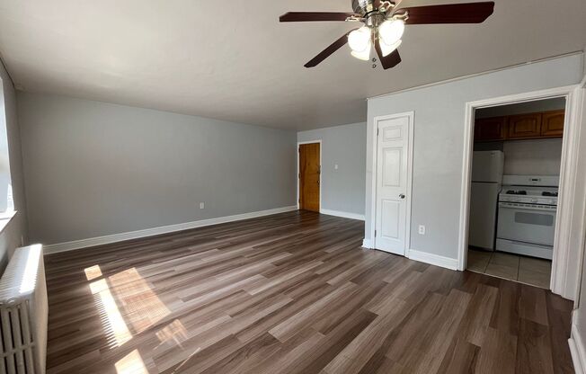 2 beds, 1 bath, 800 sqft, $1,720, Unit 6224 Fifth Ave. #212H