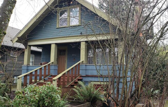 2 Weeks Free! Classic Portland Charm with Sunroom and Deck in the Heart of SE, Garbage and Gas Included!
