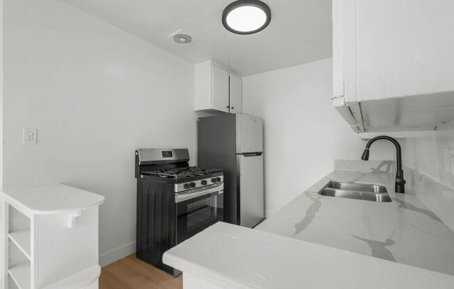 3933 - 3939 Nicolet Ave