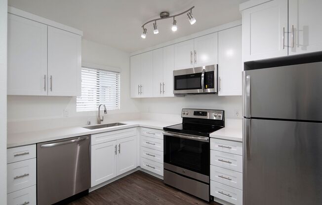 1 bed, 1 bath, 550 sqft, $2,050, Unit B111