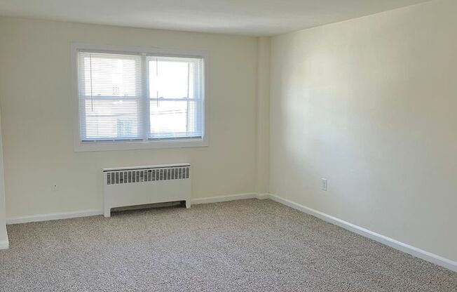 1 bed, 1 bath, 500 sqft, $1,049, Unit B32