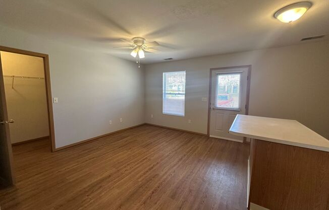 1 bed, 1 bath, 600 sqft, $975, Unit 02 #10