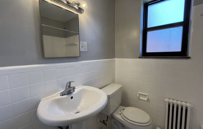 2 beds, 1 bath, 800 sqft, $1,720, Unit 6224 Fifth Ave. #212H