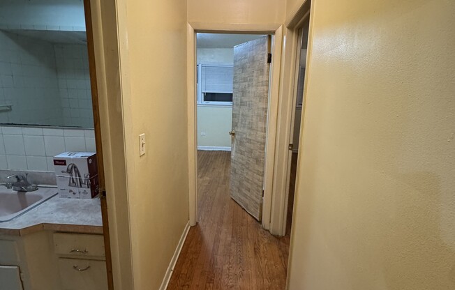 7528 N CLAREMONT AVE