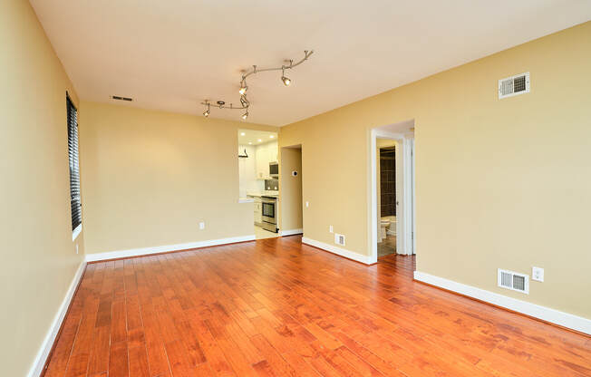 1842 California St NW Unit 13B
