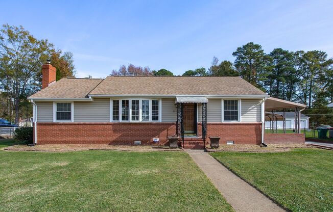 ADORABLE 3 BEDROOM RANCHER WITH LARGE FENCED YARD