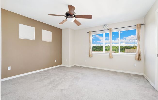 Bothell Luxury Townhome!