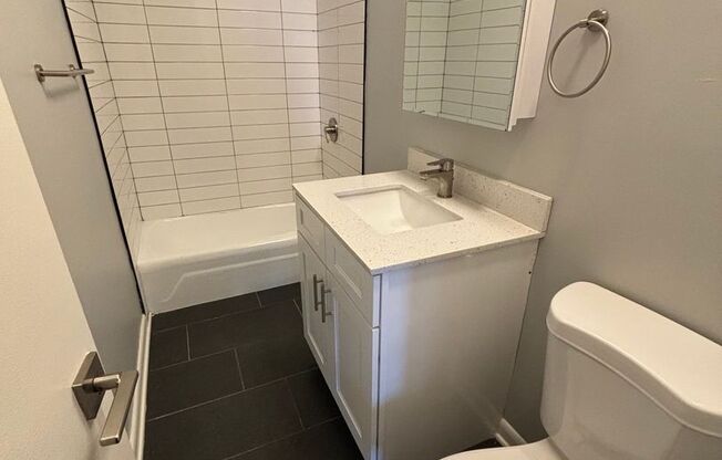 1 bed, 1 bath, 604 sqft, $2,595, Unit 839-3B