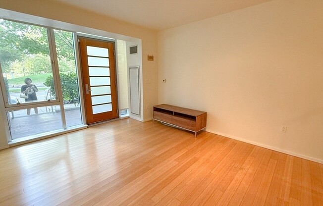 1 bed, 1.5 baths, 948 sqft, $3,800, Unit 127