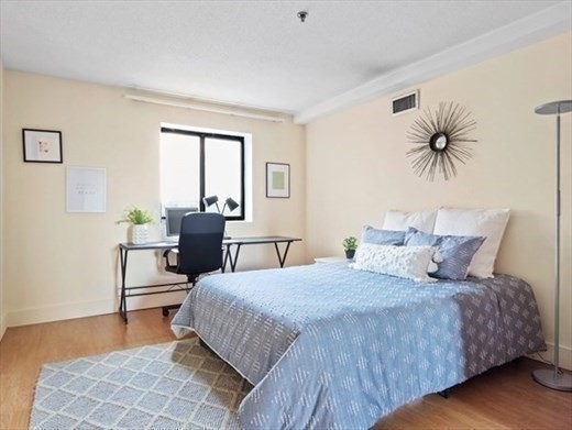 2 beds, 1.5 baths, 962 sqft, $3,500, Unit 1004