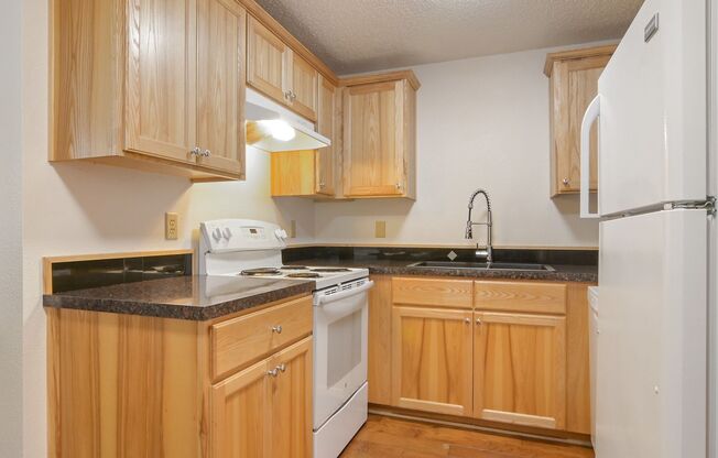 2 beds, 1 bath, $1,600, Unit 5