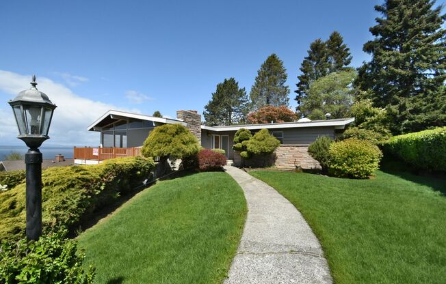 4bd/2.5ba Edmonds Home