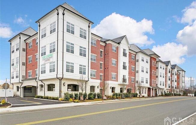 444 LINCOLN HWY