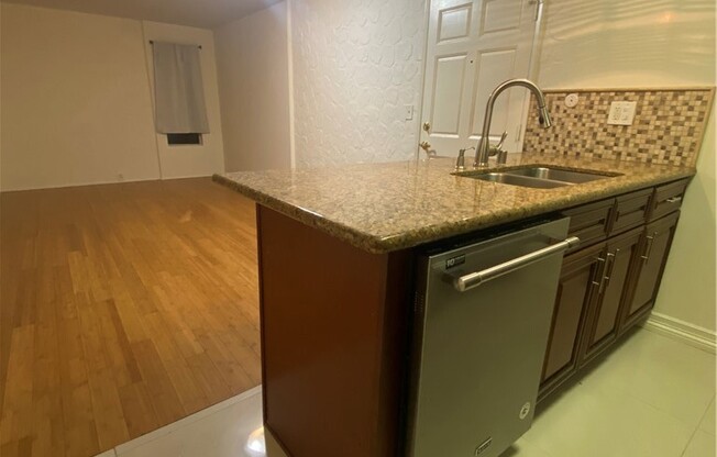 Studio, 1 bath, 472 sqft, $1,850, Unit 107