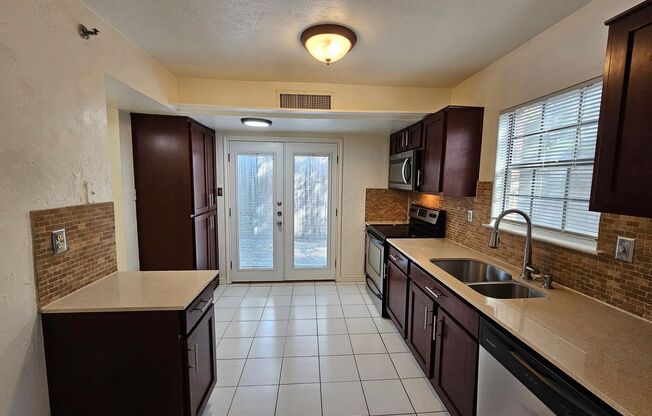 2 beds, 2 baths, $2,375