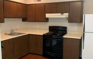 2 beds, 1 bath, 850 sqft, $1,595, Unit # 9