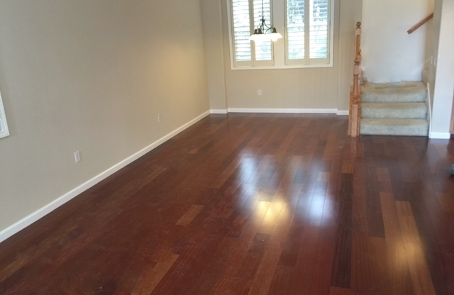 Dublin Tri Level Townhome 2 Br. 2.5 Ba. Two Primary Suites, Clubhouse Pool, Spa & Exercise Facility!
