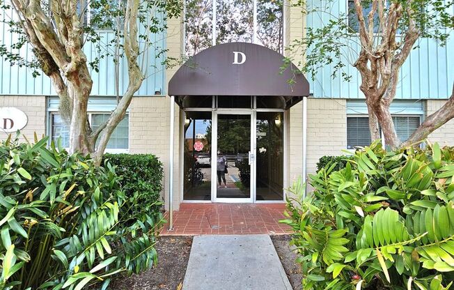 2 beds, 1 bath, $1,400, Unit D213