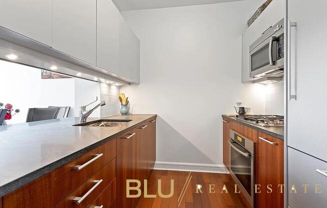 1 bed, 1 bath, 733 sqft, $5,250, Unit 9J