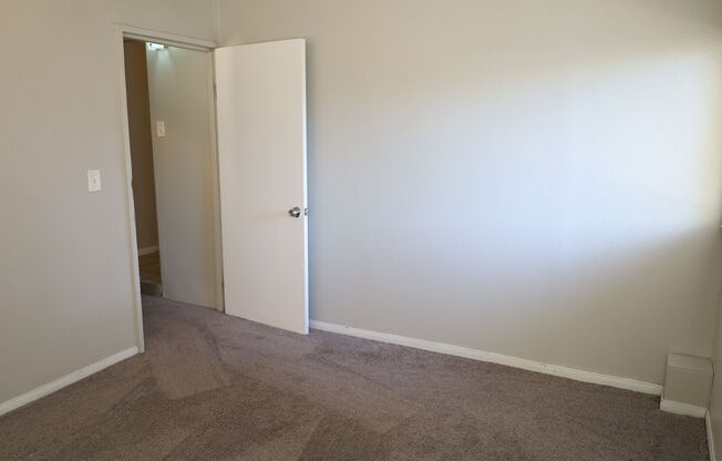 3 beds, 2 baths, $1,650