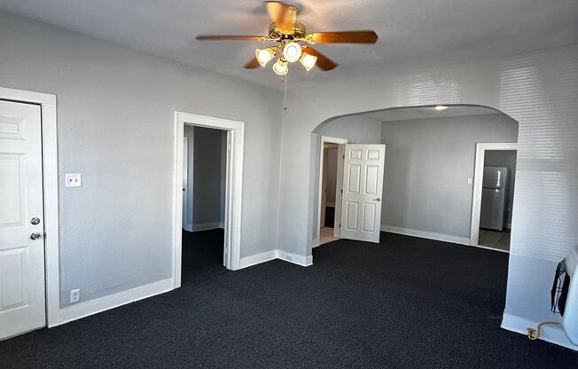 2 beds, 1 bath, $1,195